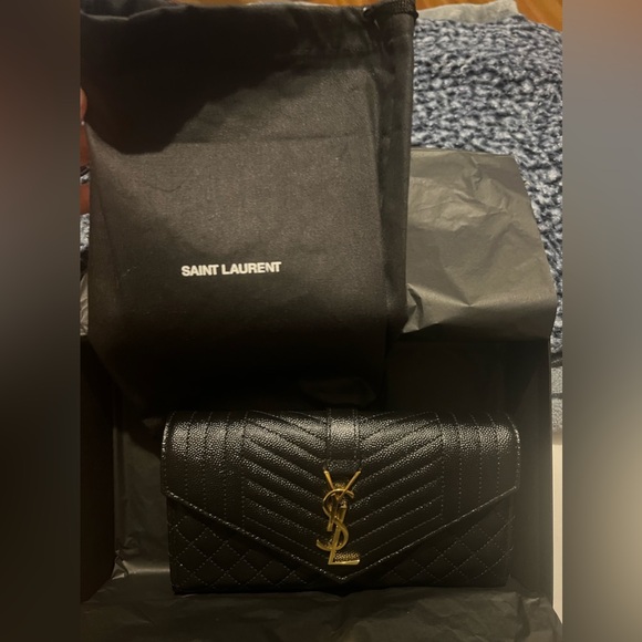 YSL-ENVELOPE LARGE FLAP WALLET IN GRAIN DE POUDRE
EMBOSSED LEATHER - Picture 14 of 14